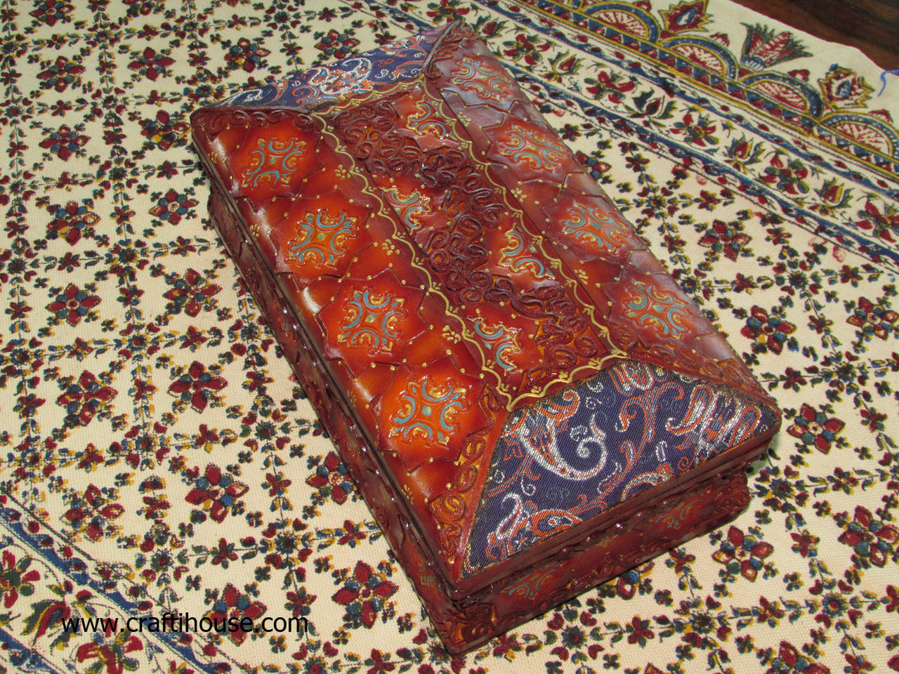 Luxury Antique Look Artificial Leather Finish | Handcrafted Jewelry Box | Traditional Khatamkari Art Premium Design Showcase